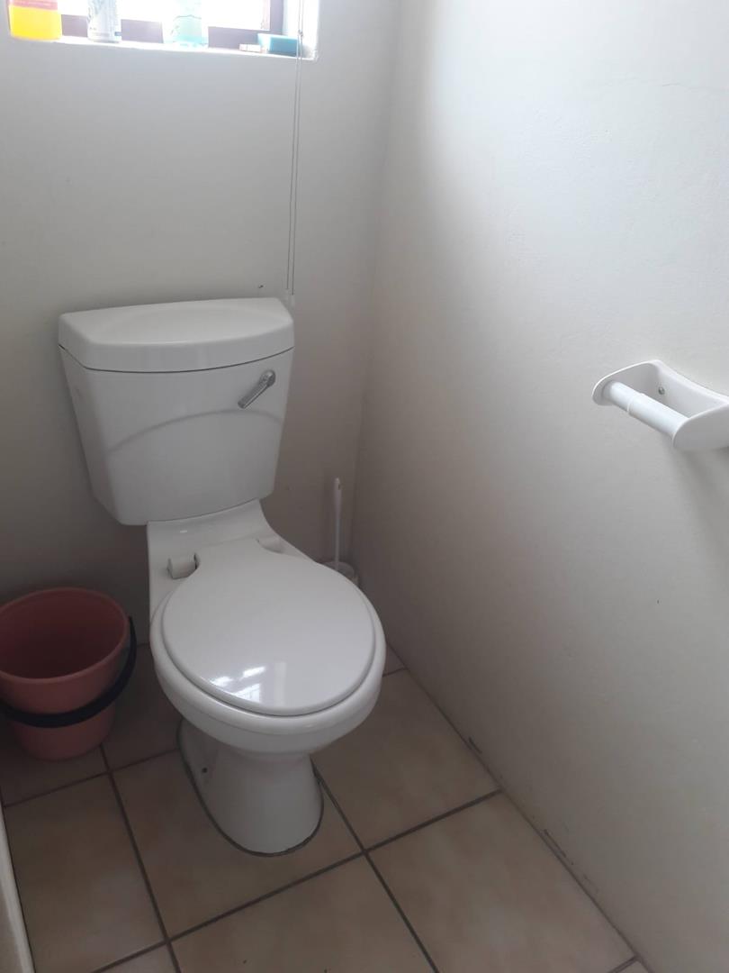 To Let 6 Bedroom Property for Rent in Summerstrand Eastern Cape